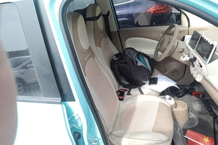 Used Wuling Hongguang MINIEV 2025 Four-Door Version Premium Edition Right Front Seat