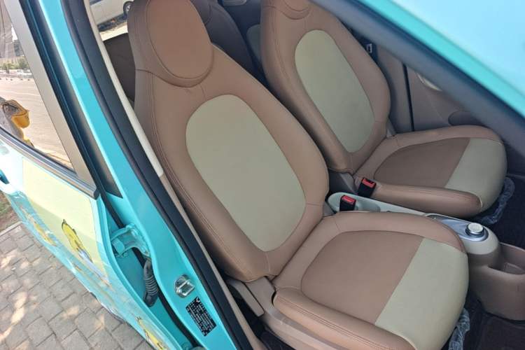 Used Wuling Hongguang MINIEV 2025 Four-Door Version Premium Edition Right Front Seat