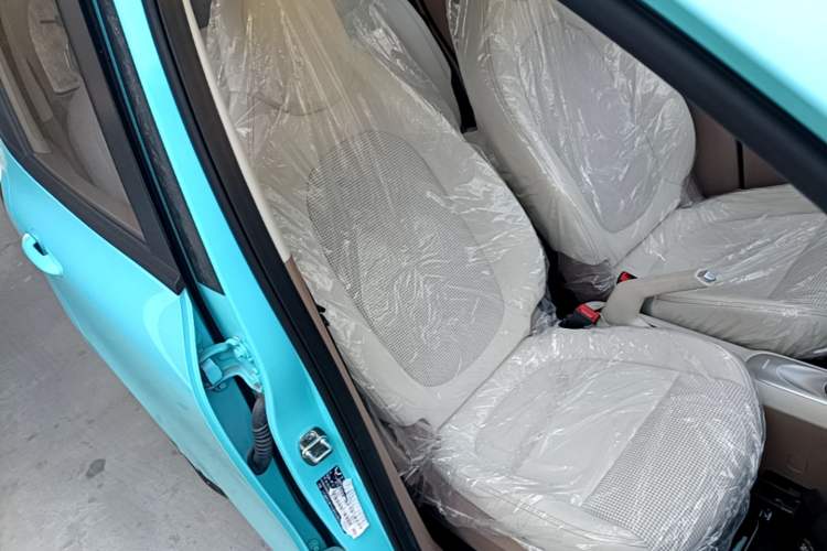 Used Wuling Hongguang MINIEV 2025 Four-Door Version Advanced Edition Right Front Seat