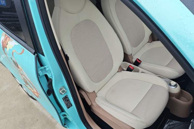 Used Wuling Hongguang MINIEV 2025 Four-Door Version Premium Edition Right Front Seat
