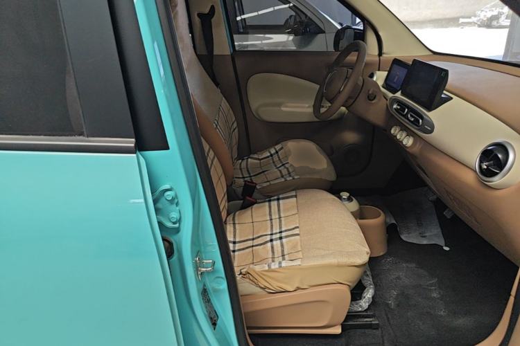 Used Wuling Hongguang MINIEV 2025 Four-Door Version Premium Edition Right Front Seat