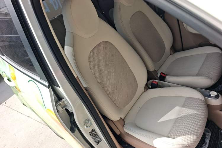 Used Wuling Hongguang MINIEV 2025 Four-Door Version Premium Edition Right Front Seat