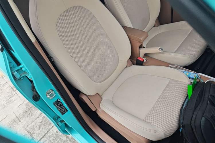 Used Wuling Hongguang MINIEV 2025 Four-Door Version Advanced Edition Right Front Seat