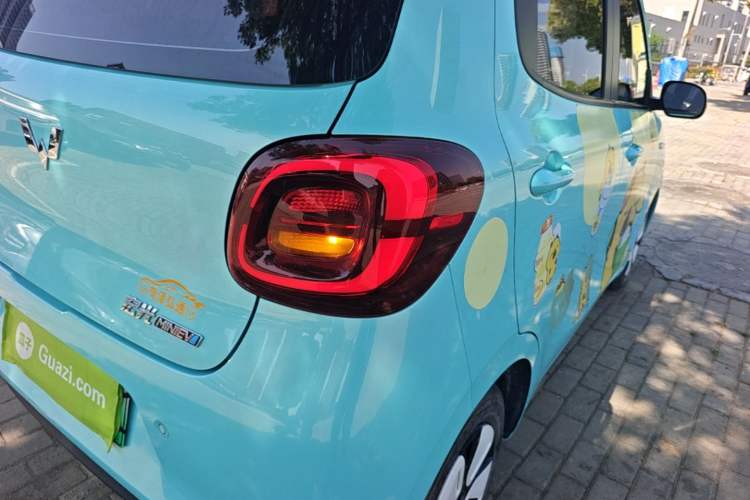Used Wuling Hongguang MINIEV 2025 Four-Door Version Premium Edition Right Rear Taillight