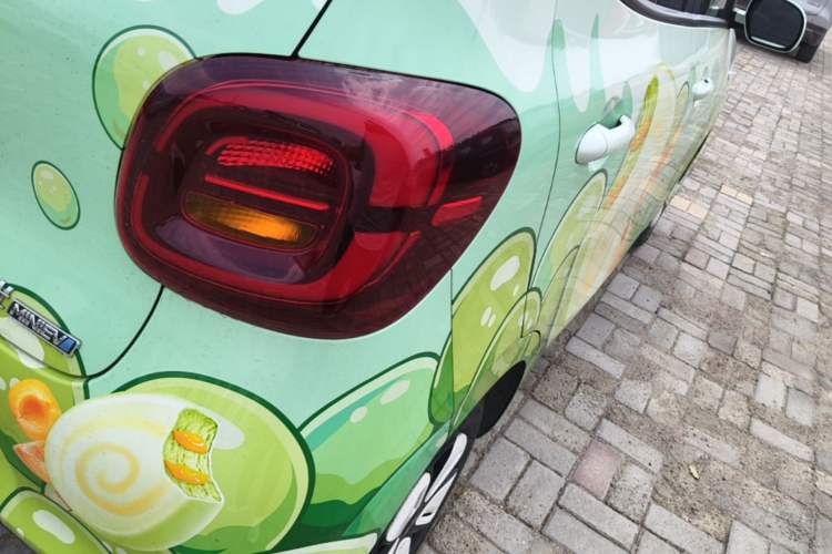 Used Wuling Hongguang MINIEV 2025 Four-Door Version Premium Edition Right Rear Taillight