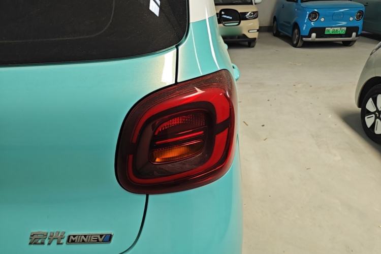 Used Wuling Hongguang MINIEV 2025 Four-Door Version Premium Edition Right Rear Taillight