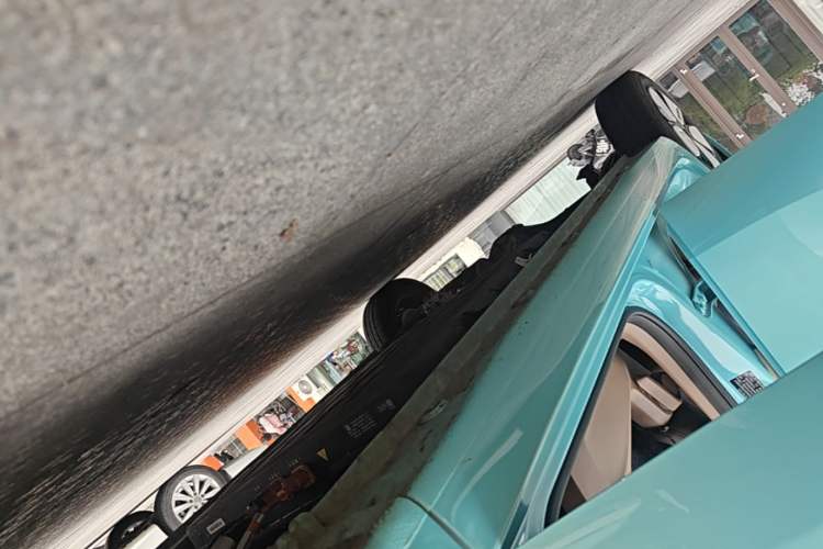 Used Wuling Hongguang MINIEV 2025 Four-Door Version Advanced Edition Right Side Sill