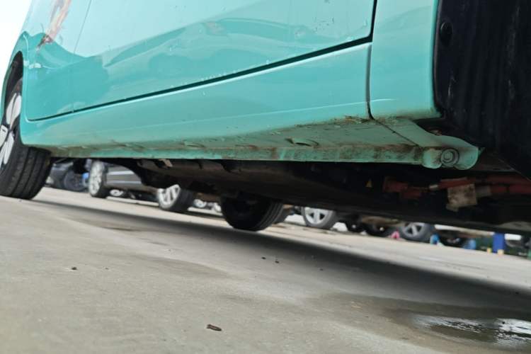 Used Wuling Hongguang MINIEV 2025 Four-Door Version Premium Edition Right Side Sill