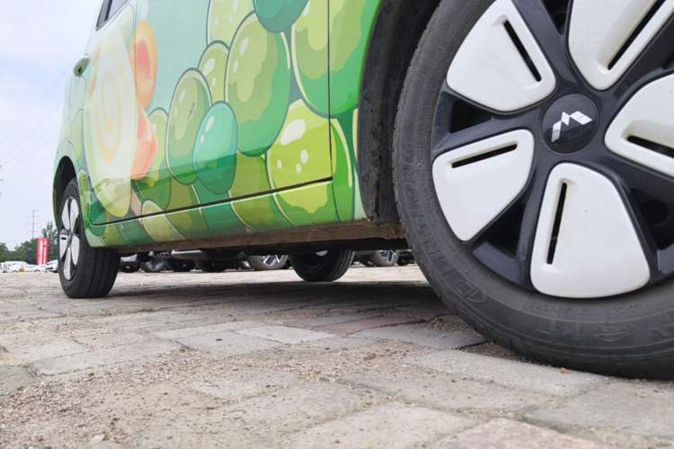 Used Wuling Hongguang MINIEV 2025 Four-Door Version Premium Edition Right Side Sill