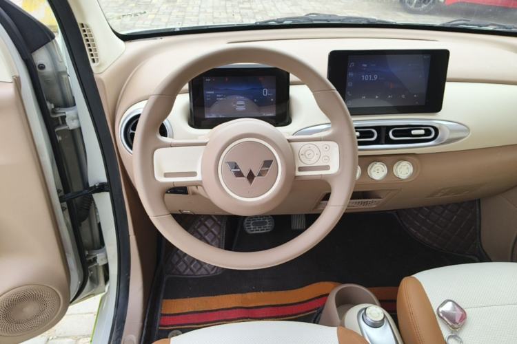 Used Wuling Hongguang MINIEV 2025 Four-Door Version Premium Edition Steering Wheel