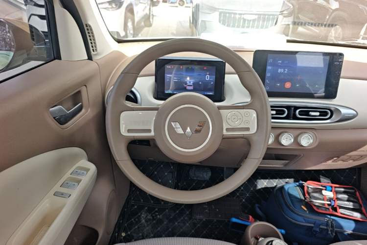Used Wuling Hongguang MINIEV 2025 Four-Door Version Premium Edition Steering Wheel
