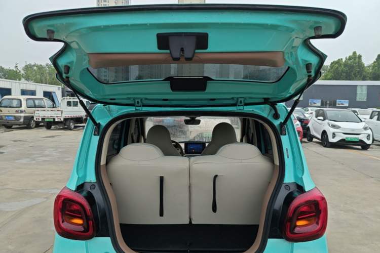 Used Wuling Hongguang MINIEV 2025 Four-Door Version Premium Edition Trunk