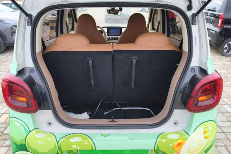 Used Wuling Hongguang MINIEV 2025 Four-Door Version Premium Edition Trunk