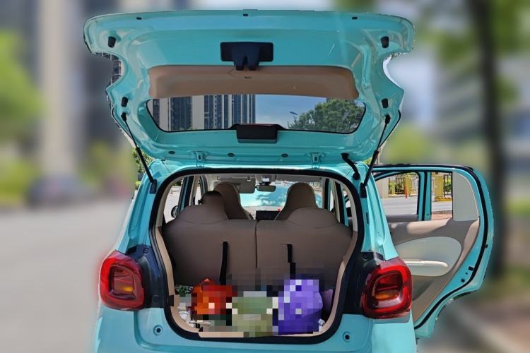 Used Wuling Hongguang MINIEV 2025 Four-Door Version Advanced Edition Trunk