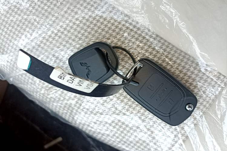 Used Wuling Hongguang MINIEV 2025 Four-Door Version Advanced Edition Vehicle Key