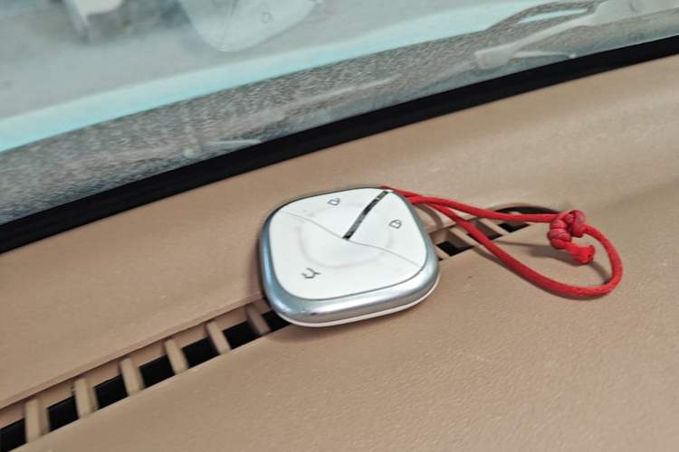 Used Wuling Hongguang MINIEV 2025 Four-Door Version Premium Edition Vehicle Key