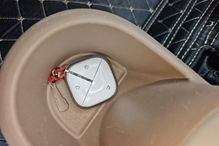 Used Wuling Hongguang MINIEV 2025 Four-Door Version Premium Edition Vehicle Key