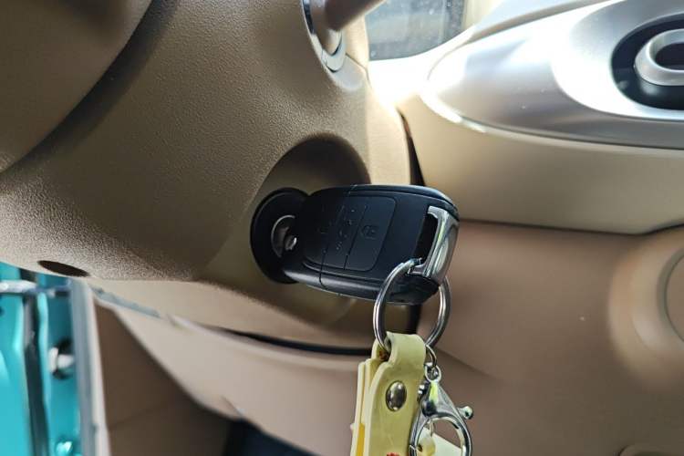 Used Wuling Hongguang MINIEV 2025 Four-Door Version Advanced Edition Vehicle Key