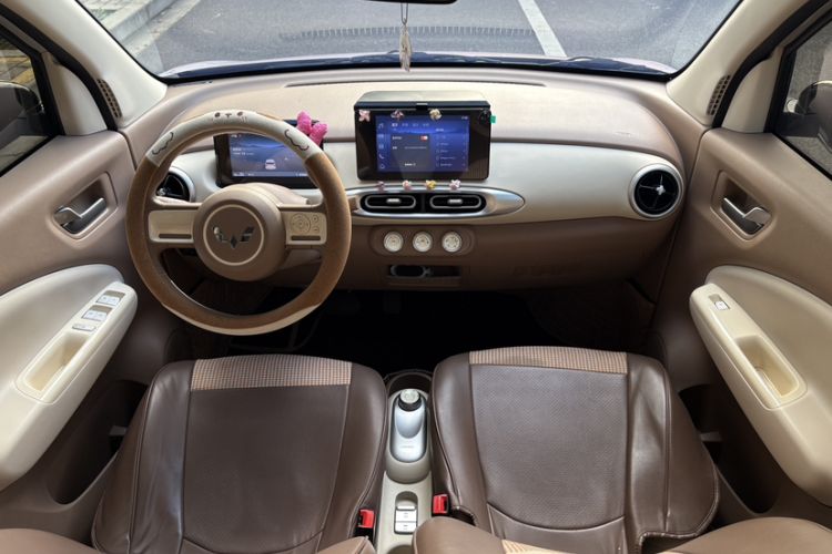 Used Wuling Hongguang MINIEV 2025 Four-Door Version Zhenxiang+ Edition Interior 2