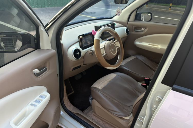 Used Wuling Hongguang MINIEV 2025 Four-Door Version Zhenxiang+ Edition Interior 4