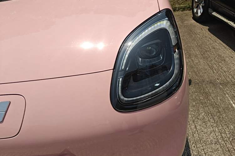 Used Wuling Hongguang MINIEV 2025 Four-Door Version Advanced Edition Left Front Headlight