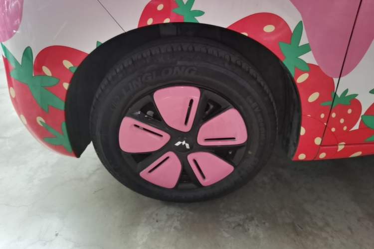 Used Wuling Hongguang MINIEV 2025 Four-Door Version Premium Edition Left Front Wheel Hub