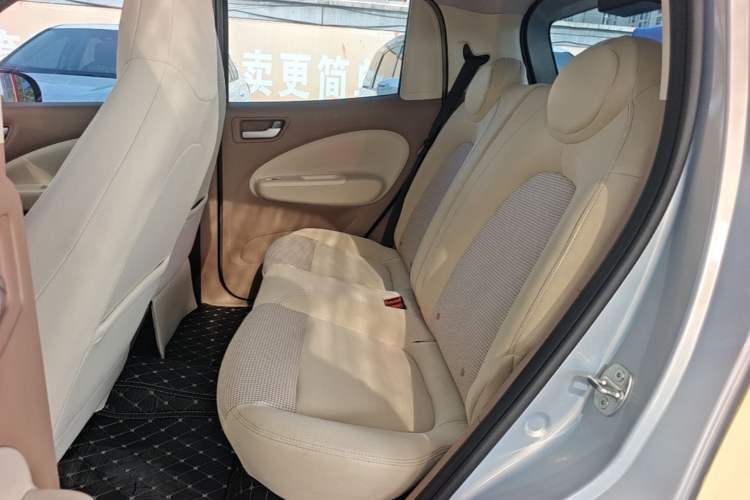 Used Wuling Hongguang MINIEV 2025 Four-Door Version Premium Edition Left Rear Seat
