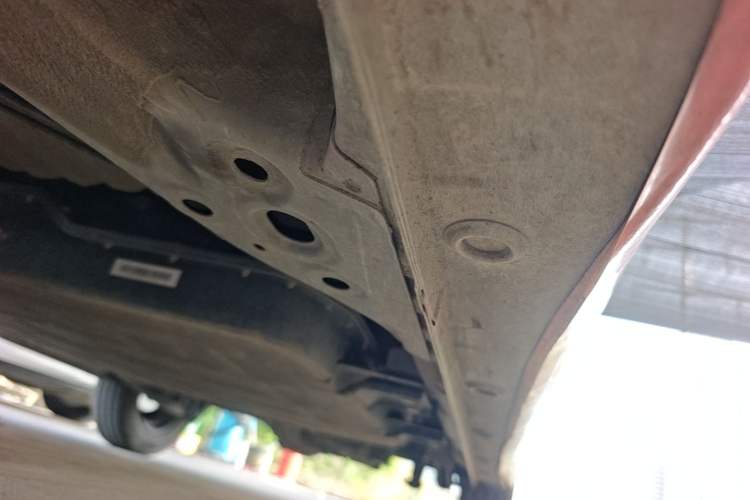 Used Wuling Hongguang MINIEV 2025 Four-Door Version Premium Edition Left Side Sill