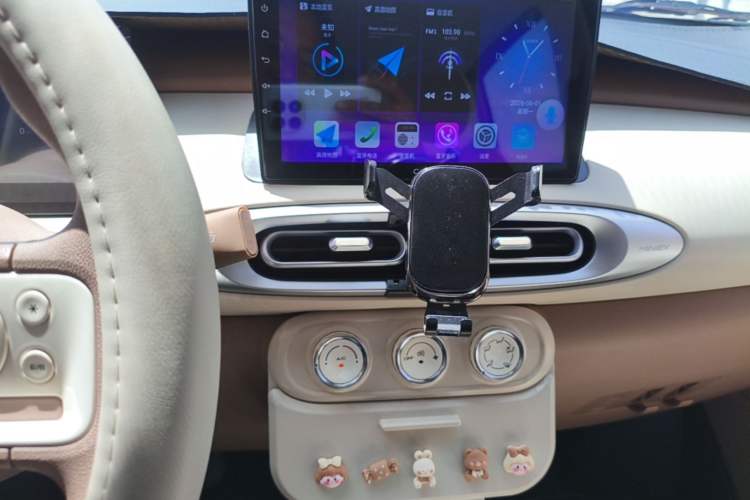 Used Wuling Hongguang MINIEV 2025 Four-Door Version Advanced Edition Audio And AC Panel