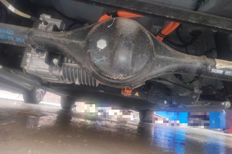 Used Wuling Hongguang MINIEV 2025 Four-Door Version Zhenxiang+ Edition Chassis Rear