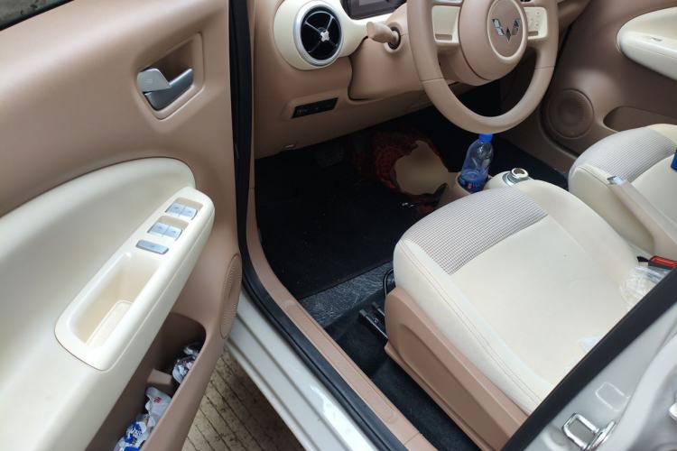 Used Wuling Hongguang MINIEV 2025 Four-Door Version Advanced Edition Driver Seat