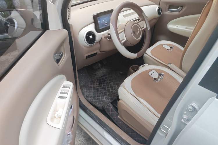 Used Wuling Hongguang MINIEV 2025 Four-Door Version Advanced Edition Driver Seat
