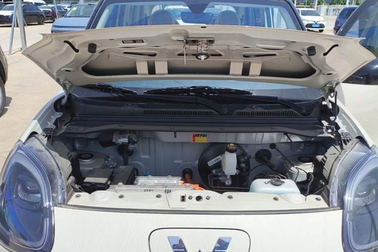 Used Wuling Hongguang MINIEV 2025 Four-Door Version Advanced Edition Engine Bay