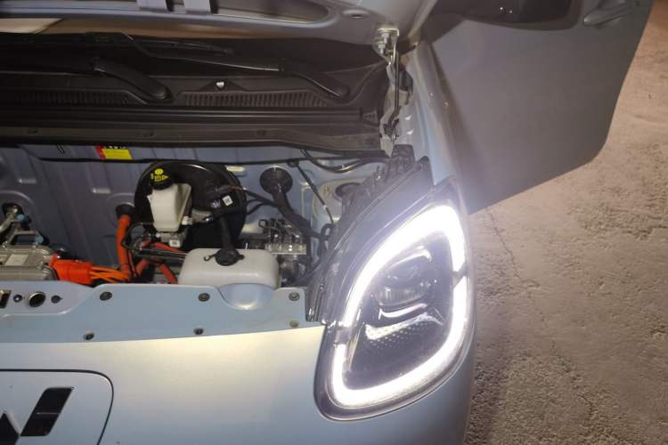 Used Wuling Hongguang MINIEV 2025 Four-Door Version Zhenxiang+ Edition Engine Bay Left