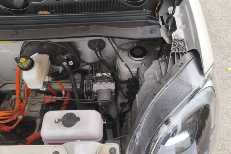 Used Wuling Hongguang MINIEV 2025 Four-Door Version Advanced Edition Engine Bay Left