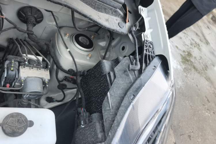 Used Wuling Hongguang MINIEV 2025 Four-Door Version Advanced Edition Engine Bay Left