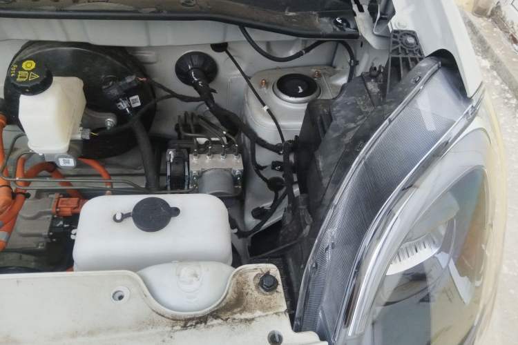 Used Wuling Hongguang MINIEV 2025 Four-Door Version Advanced Edition Engine Bay Left