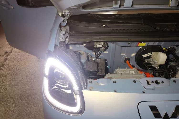 Used Wuling Hongguang MINIEV 2025 Four-Door Version Zhenxiang+ Edition Engine Bay Right