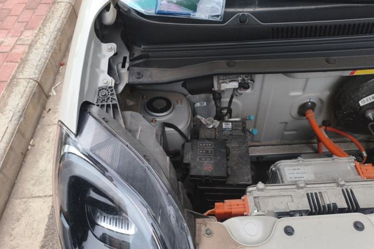 Used Wuling Hongguang MINIEV 2025 Four-Door Version Advanced Edition Engine Bay Right
