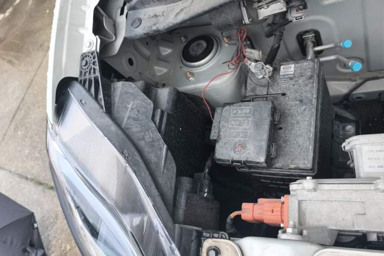 Used Wuling Hongguang MINIEV 2025 Four-Door Version Advanced Edition Engine Bay Right