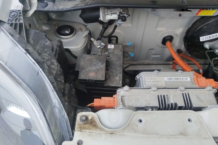 Used Wuling Hongguang MINIEV 2025 Four-Door Version Advanced Edition Engine Bay Right