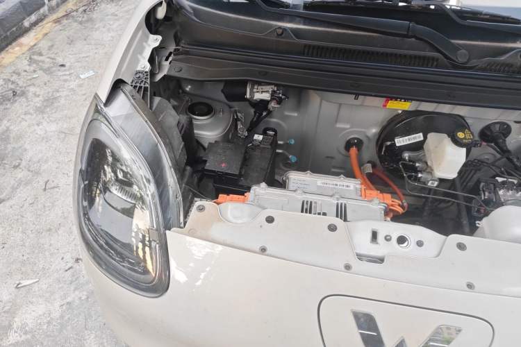 Used Wuling Hongguang MINIEV 2025 Four-Door Version Advanced Edition Engine Bay Right