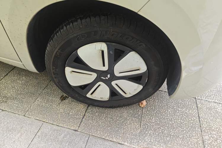 Used Wuling Hongguang MINIEV 2025 Four-Door Version Advanced Edition Exterior 1