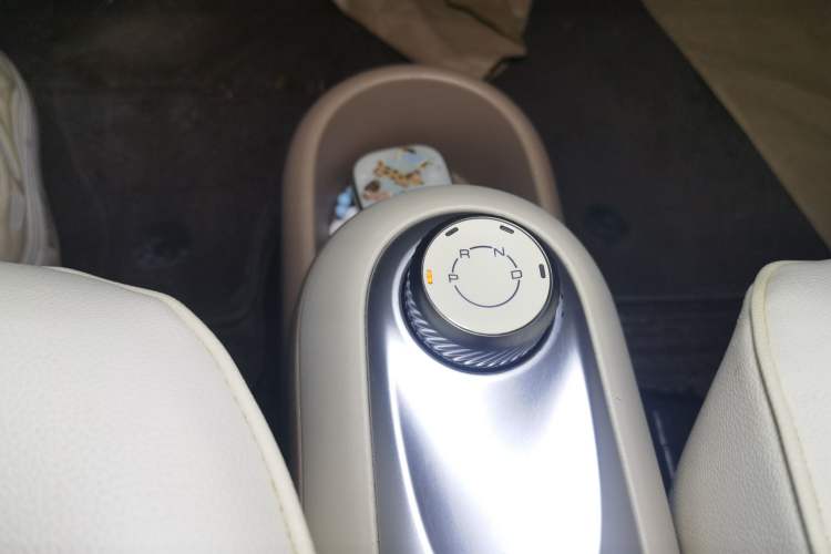 Used Wuling Hongguang MINIEV 2025 Four-Door Version Zhenxiang+ Edition Gear Lever