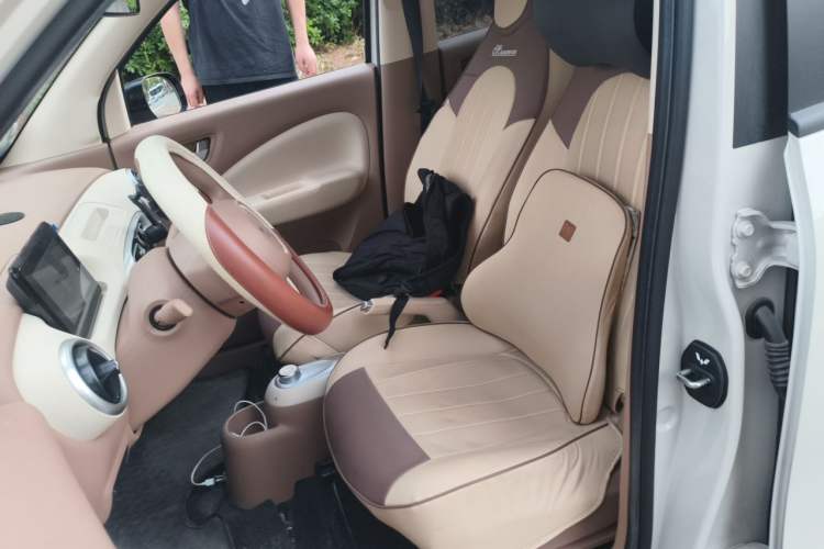 Used Wuling Hongguang MINIEV 2025 Four-Door Version Advanced Edition Left Front Seat