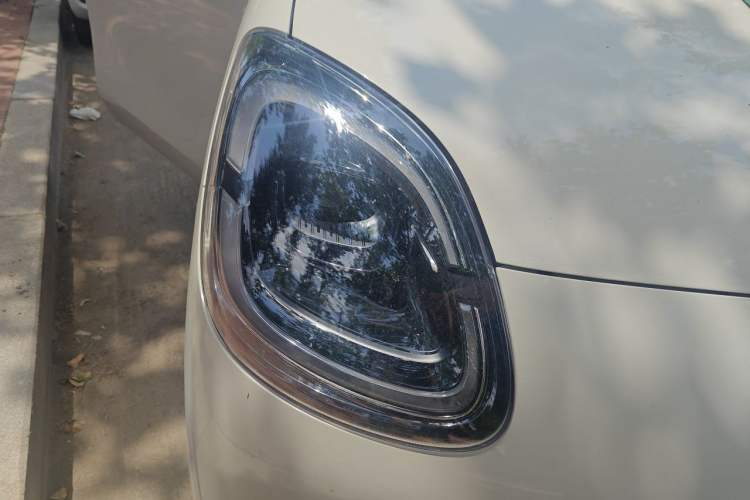 Used Wuling Hongguang MINIEV 2025 Four-Door Version Zhenxiang+ Edition Right Front Headlight