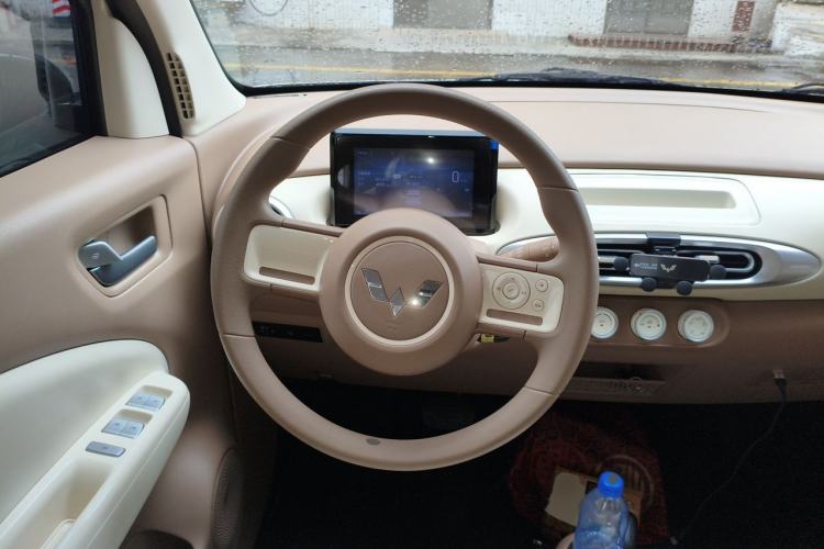 Used Wuling Hongguang MINIEV 2025 Four-Door Version Advanced Edition Steering Wheel