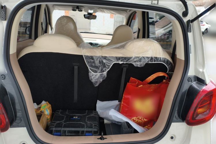 Used Wuling Hongguang MINIEV 2025 Four-Door Version Advanced Edition Trunk
