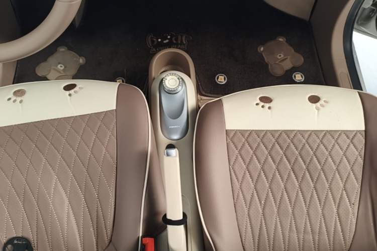 Used Wuling Hongguang MINIEV 2025 Four-Door Version Advanced Edition Gear Lever