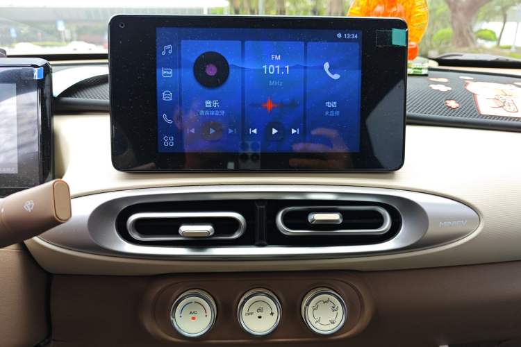 Used Wuling Hongguang MINIEV 2025 Four-Door Version Zhenxiang+ Edition Audio And AC Panel